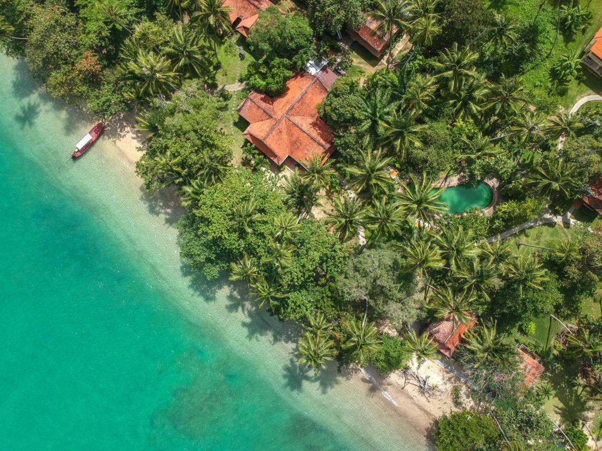 Baan Mai Beachfront Lone Island Пхукет Екстер'єр фото