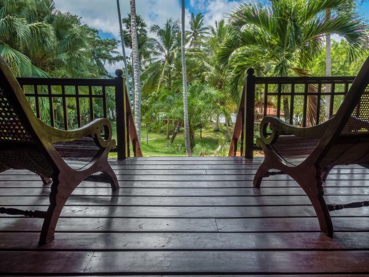 Baan Mai Beachfront Lone Island Пхукет Екстер'єр фото