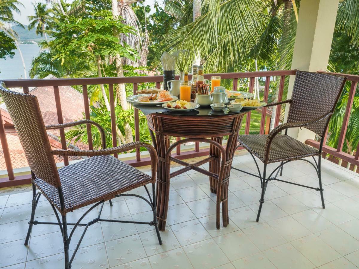 Baan Mai Beachfront Lone Island Пхукет Екстер'єр фото