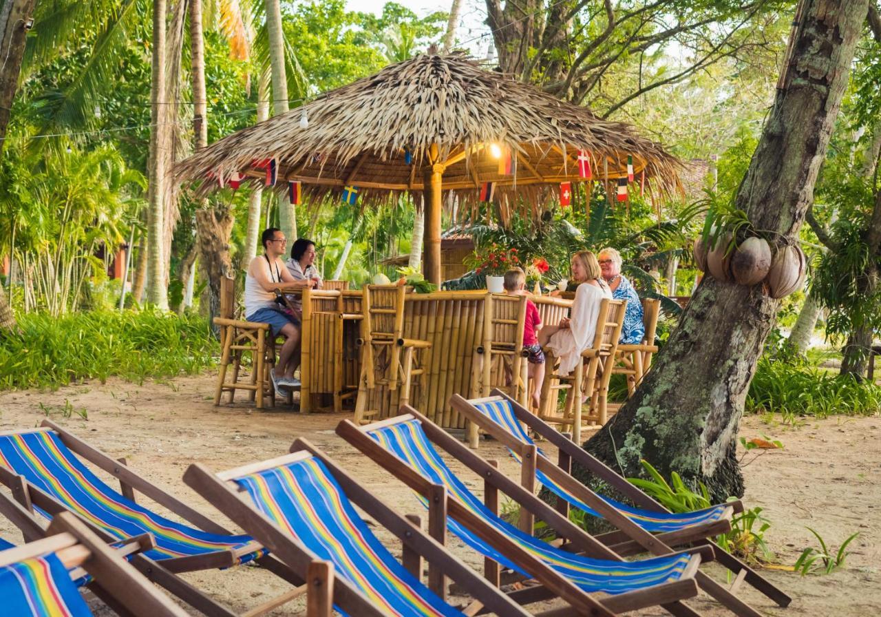 Baan Mai Beachfront Lone Island Пхукет Екстер'єр фото