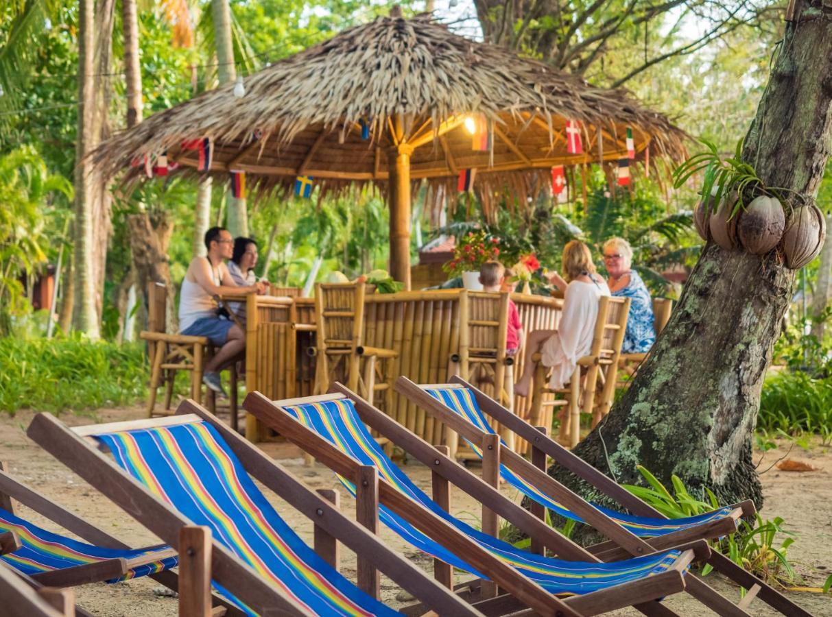 Baan Mai Beachfront Lone Island Пхукет Екстер'єр фото